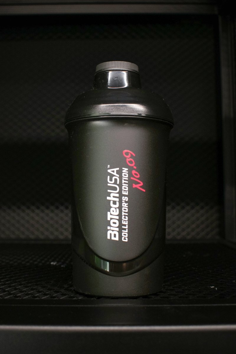 Limitált kiadású, gyűjthető shaker (Sárkánygyümölcs-licsi) - 600 ml